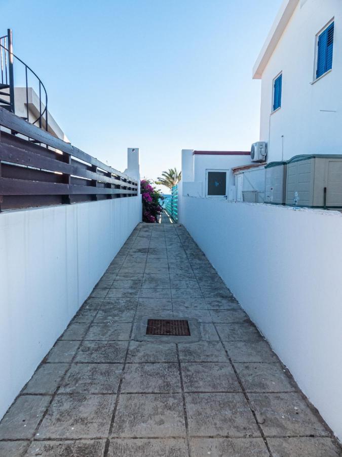 Greek Island Style 2 Bedroom Villa With Pool Next To The Sea Larnaca Exterior photo