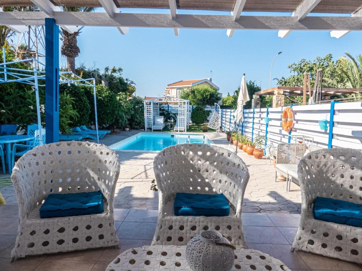 Greek Island Style 2 Bedroom Villa With Pool Next To The Sea Larnaca Exterior photo