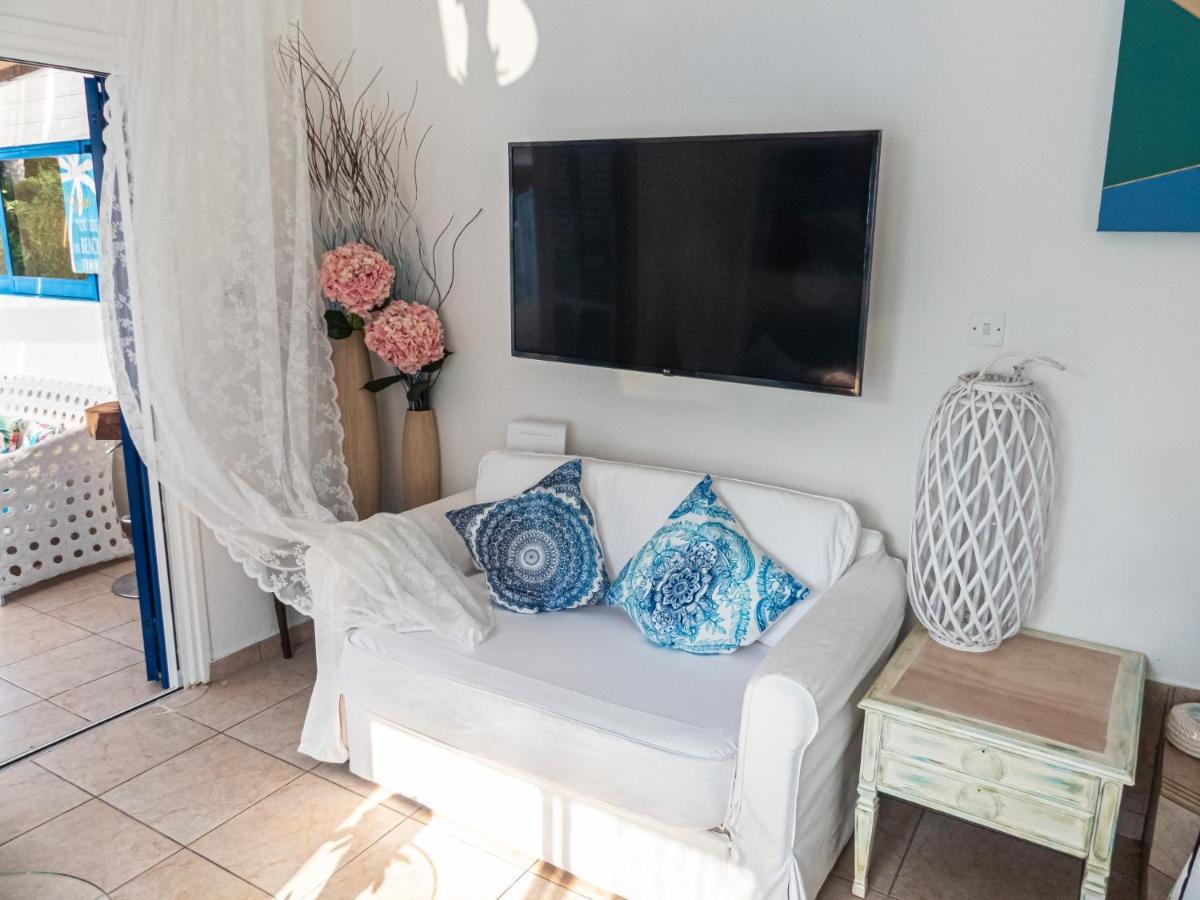 Greek Island Style 2 Bedroom Villa With Pool Next To The Sea Larnaca Exterior photo
