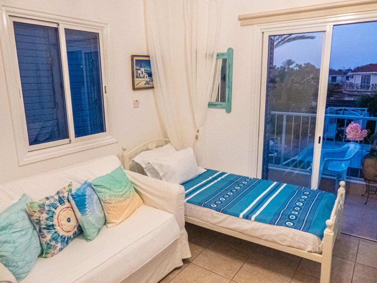 Greek Island Style 2 Bedroom Villa With Pool Next To The Sea Larnaca Exterior photo